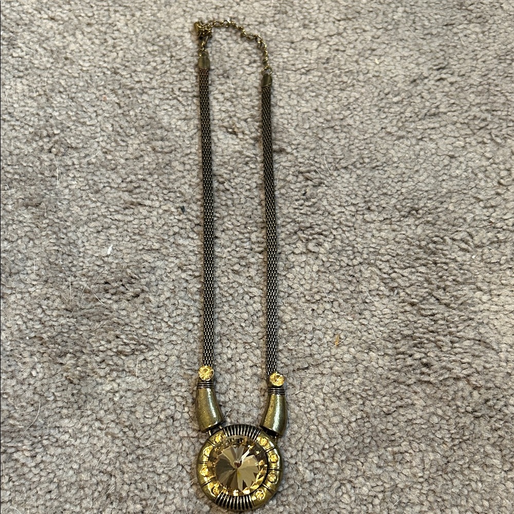 Elegant Gold and Black Necklace